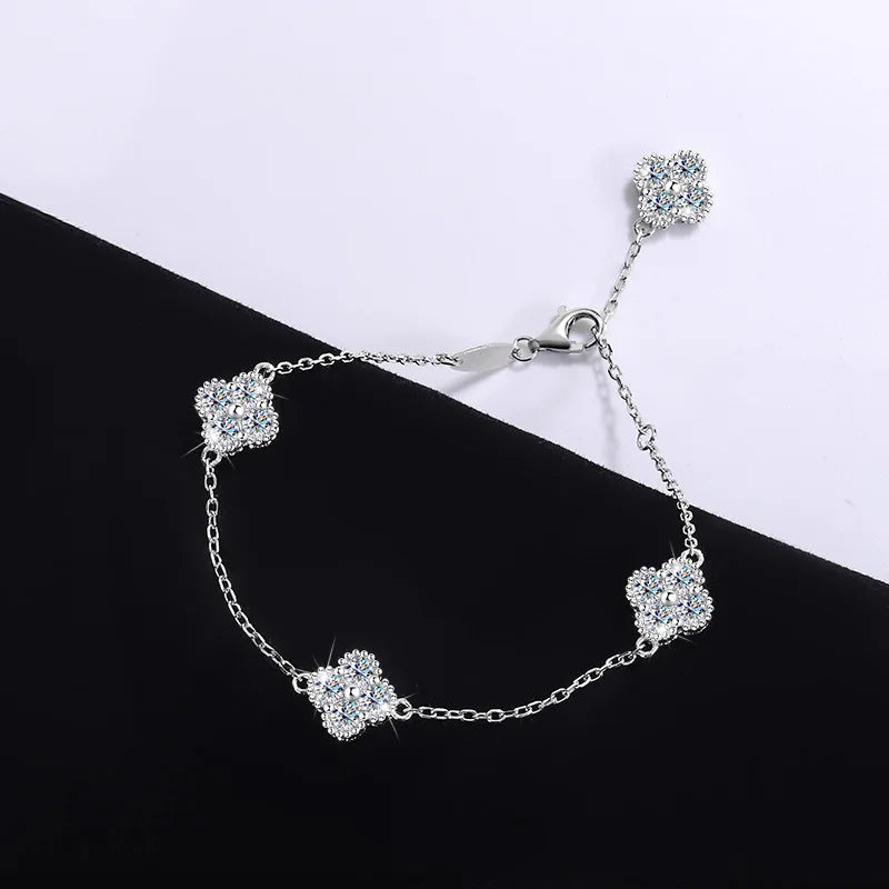 IsisStone | Moissanite Clover Charm Bracelet